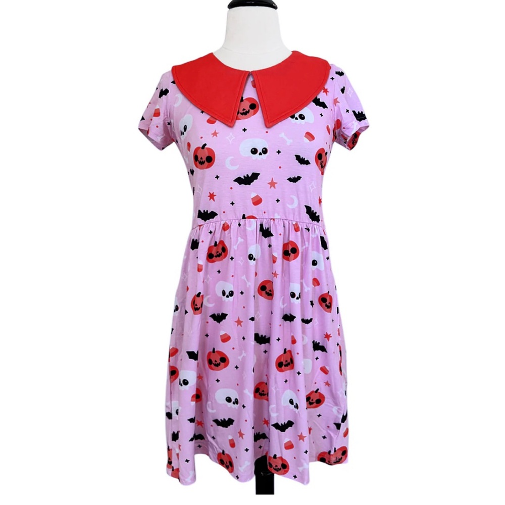 Halloween-Themed Pink Dress with Red Collar